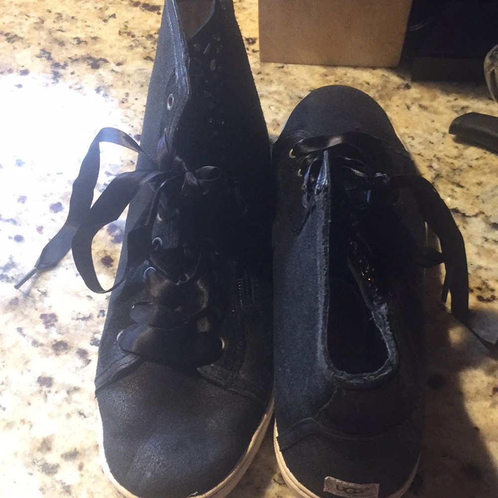 Shoes - Picture 5 of 5